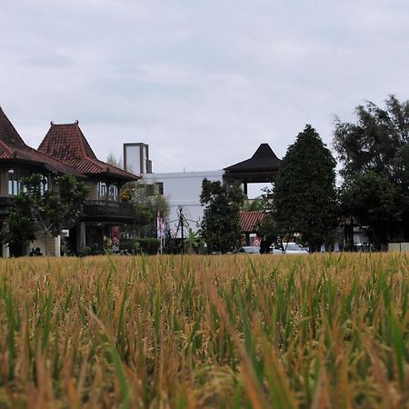 Java Village Resort By Homee Yogyakarta Слеман Экстерьер фото